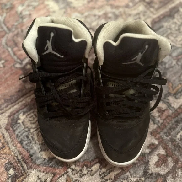 Jordan Black Sneakers Unisex - Picture 1 of 3